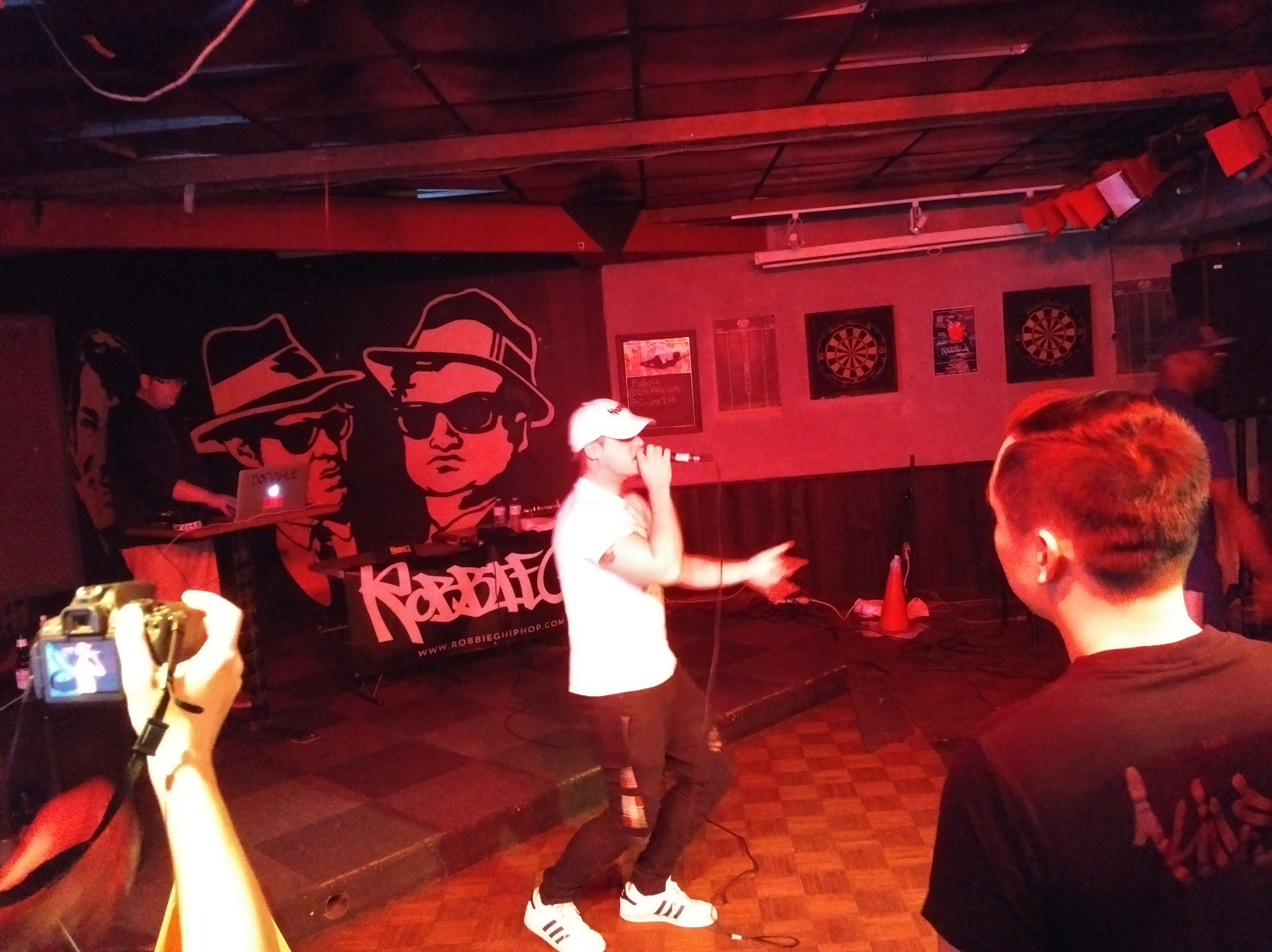 Concert Review: Robbie G at Less Than Level in Oakville, ON – SYpherSights