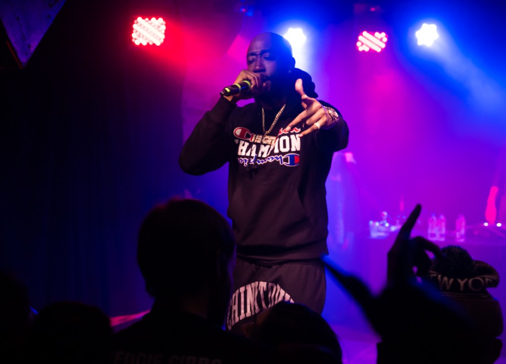 freddie-velvet-sidewalk-4